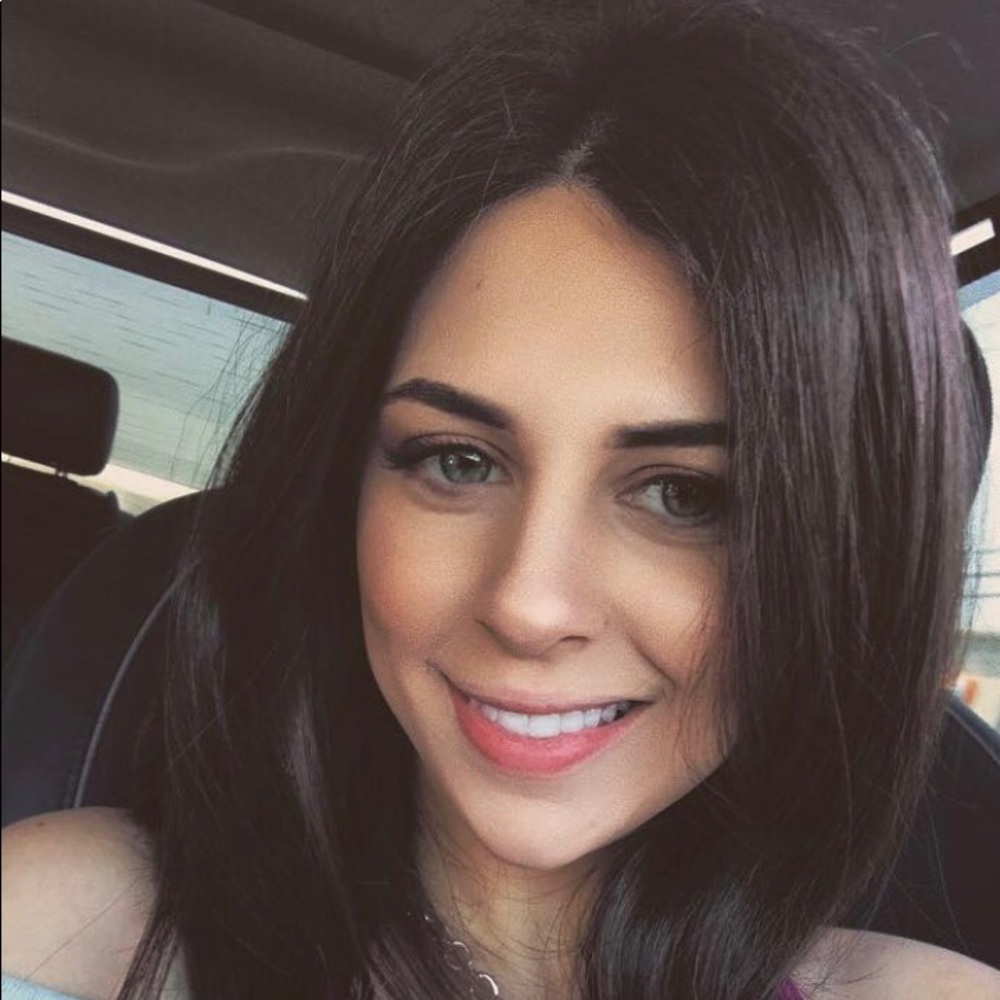 Meet your Posher, Nina